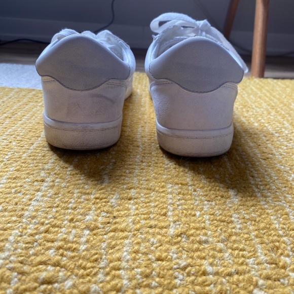 Universal Thread Size 10 Woman’s Shoes - Picture 3 of 3